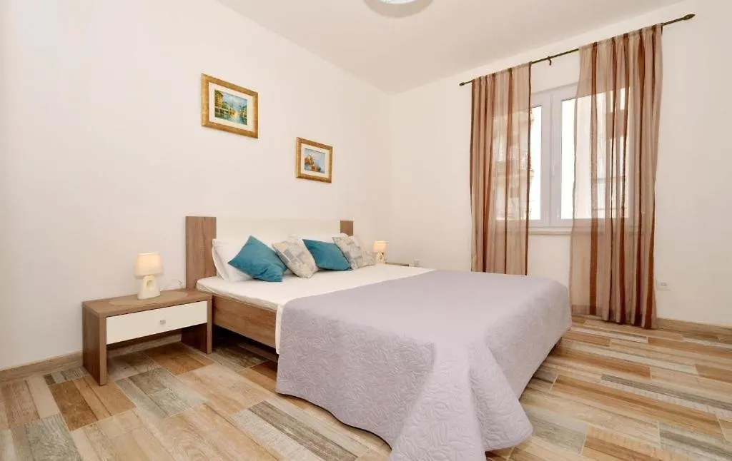 Sea Stone House Appartment 2 トロギール クロアチア